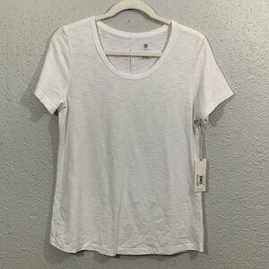 Discover Peach Sub Scoop Neck White Short Sleeve Tee size S